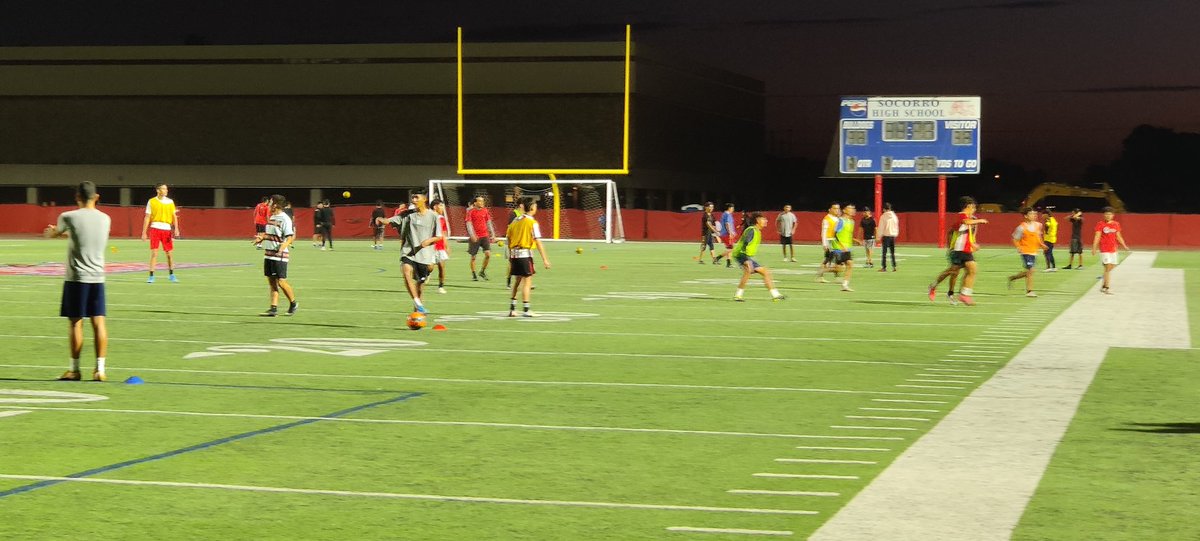 CoachGabaldon's tweet photo. Great evening for #SHS #Soccer Coach and Athletes getting after it!! #SHSLEGACY
#SocorroStrong #OneHeartOneCommunity 
@FGerardo_SHS @Cnwihi_shs @Socorro_HS @SocorroStuco @City_of_Socorro https://t.co/6R5hWZMfi3