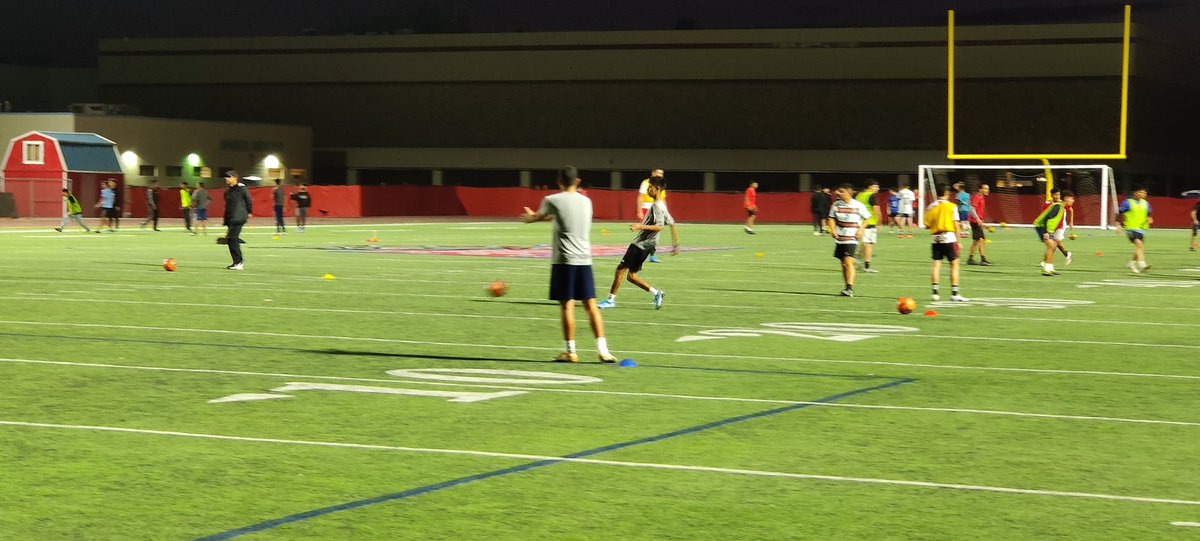CoachGabaldon's tweet photo. Great evening for #SHS #Soccer Coach and Athletes getting after it!! #SHSLEGACY
#SocorroStrong #OneHeartOneCommunity 
@FGerardo_SHS @Cnwihi_shs @Socorro_HS @SocorroStuco @City_of_Socorro https://t.co/6R5hWZMfi3