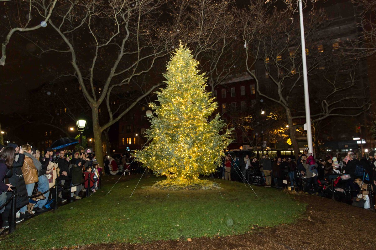Join us on Friday Dec. 10th at 6pm for our Annual Tree Lighting.  #Santa will be there to help us welcome the holiday season #abingdonsquare #abingdonsquarepark