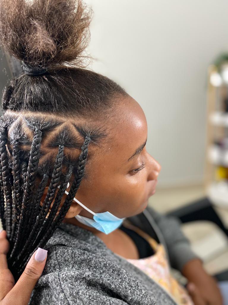 __braided_'s tweet photo. 📍Durban 
Appointments Only!!!

#braids #braided #neatbraids #hair #blackhair #TrendingNow #RETWEEET #macg #GirlTalkZA https://t.co/O5VuUEnYr8