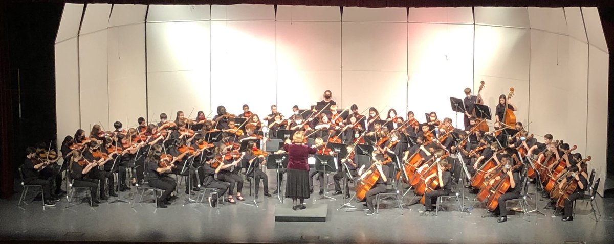 Our 8th, 7th, and 6th grade orchestras gave outstanding concerts tonight! Their hard work and dedication showed in their performances. Bravo!