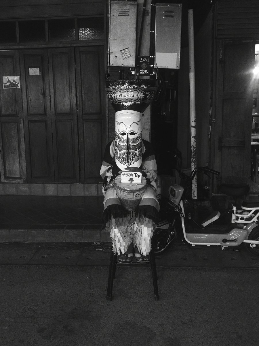markvambay's tweet photo. Tips?

#Chiangkhan #thailand #asia #blackandwhite #blackandwhitephoto #blackandwhitephotography #blackandwhitemood #bnw #bnwphoto #bnwphotography #street #streetphoto #streetphotography #mono #monochromatic #bnwmood #lifeinmono #monochrome #monomood #travel #traveler https://t.co/EGBPslh3Ds