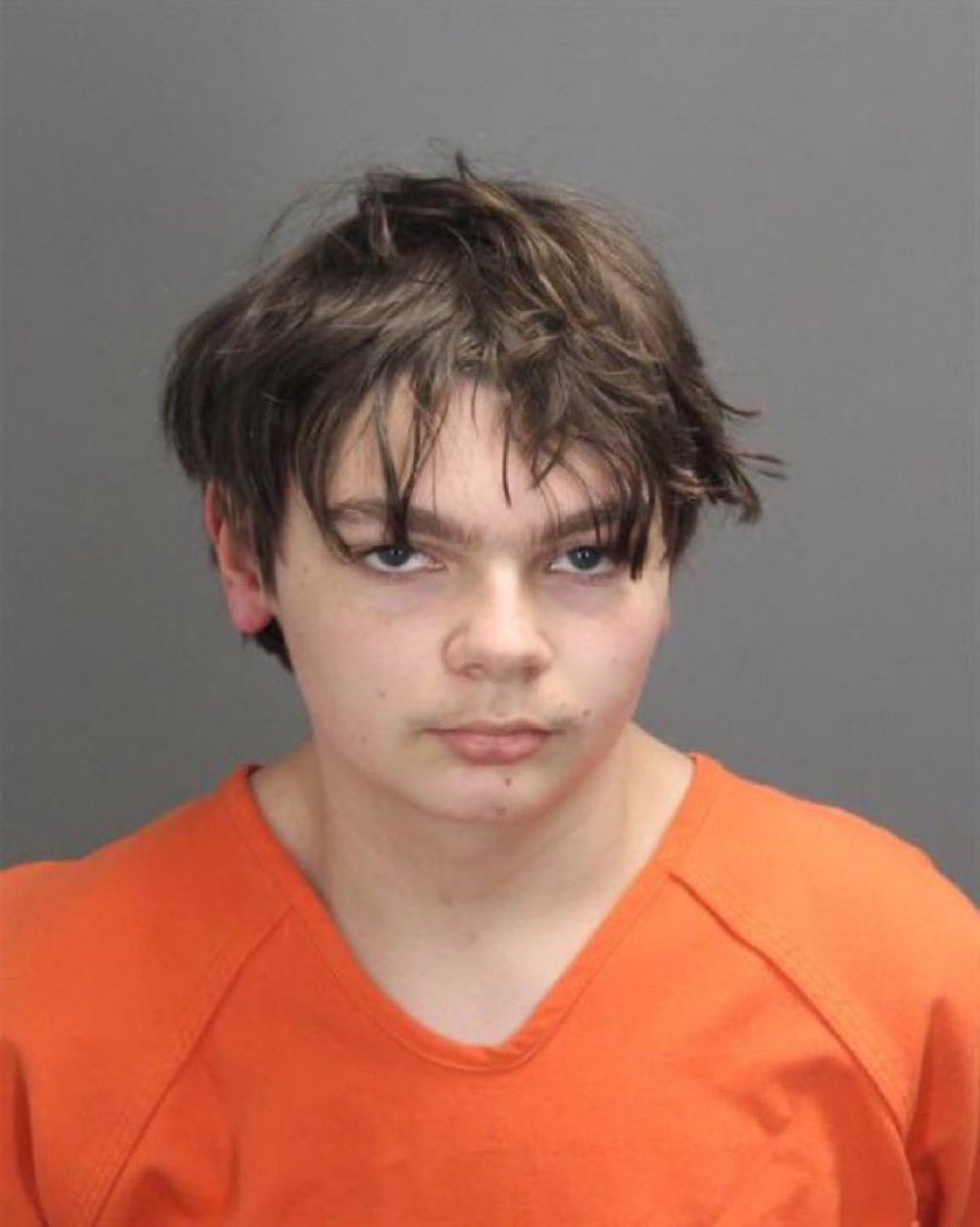 DeeLaSheeArt's tweet photo. Now why y’all use this picture from when he was like 5? When these are readily available? Working overtime for whiteness. https://t.co/9HNFhyRlpX