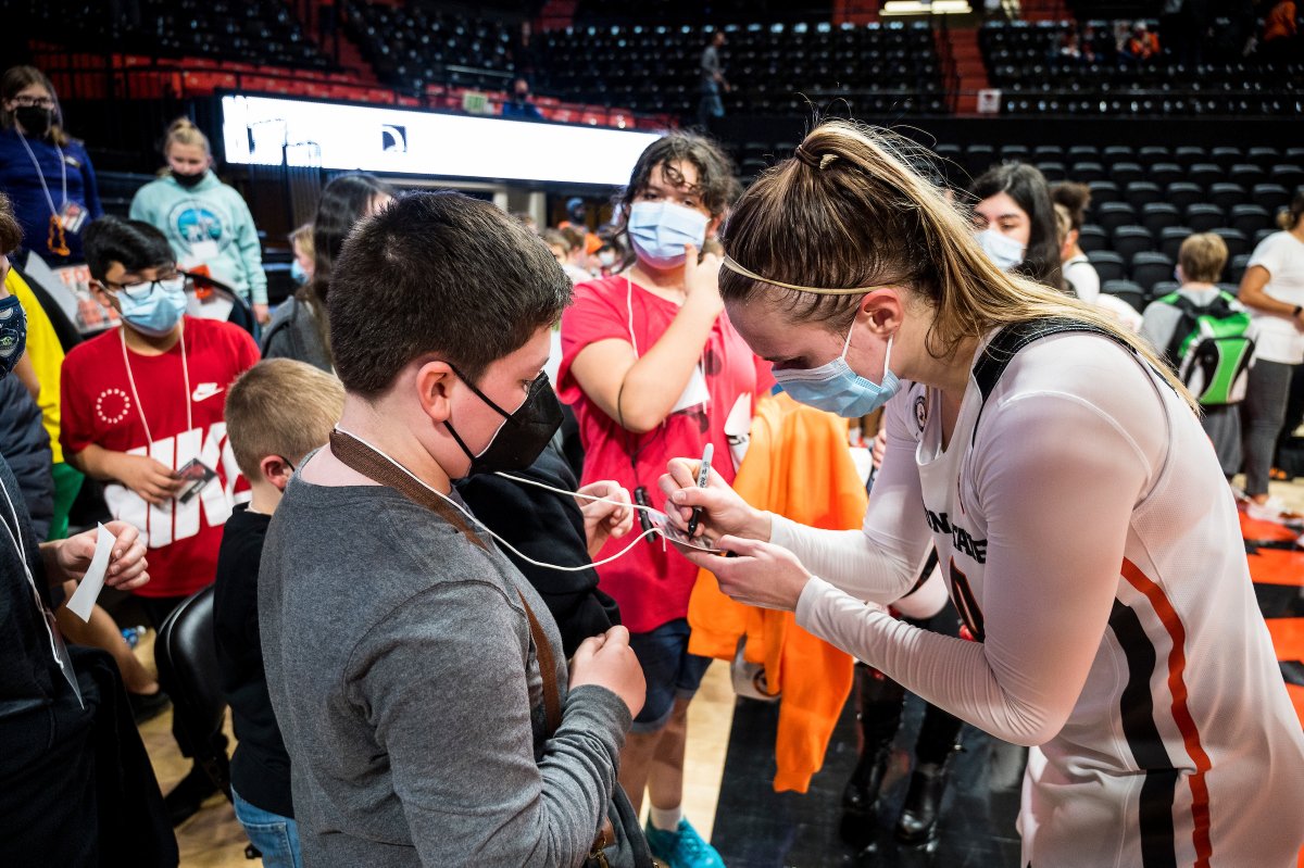 CoachRueck's tweet photo. ALWAYS A HIGHLIGHT // "Beavers Beyond the Classroom" is one of our FAVORITE DAYS of the year! So special to invite elementary and middle school students to @OregonState and to our game in Gill Coliseum! THANK YOU to ALL who attended and made it possible! #GOBEAVS #OutwardFocus https://t.co/ub5x0qQ1CH