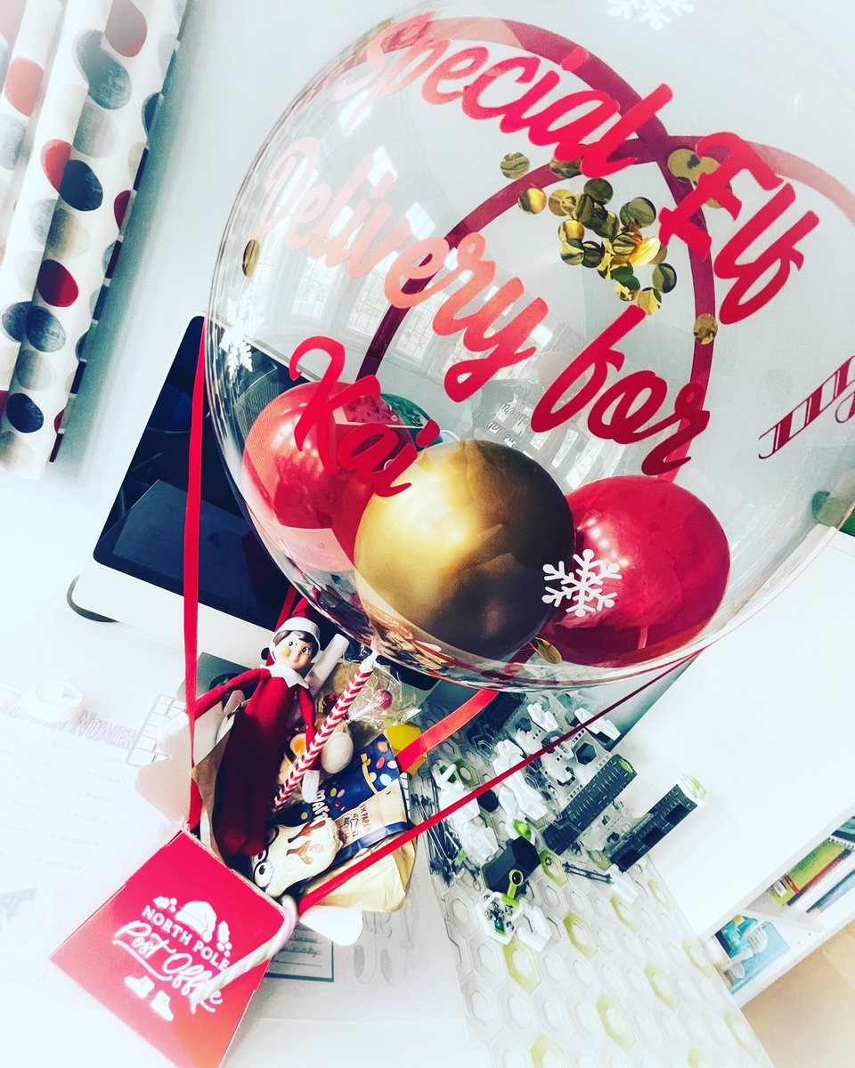 darmsk's tweet photo. @JohnLewisRetail Our elf arrived in style this year ;) https://t.co/Y3IWNwQ06R