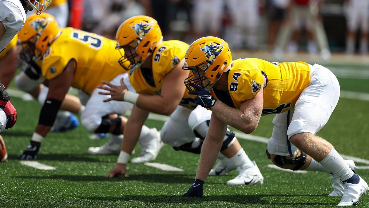 Connelly2828's tweet photo. After a great conversation with @CoachChaseKing, I am honored to announce that I have been given the opportunity to play at Augustana University! Thank you so much for the opportunity!⚔️ #FightOn @AugieFB @CoachOJ_ @coachscholten https://t.co/Aqg5mJ6id9