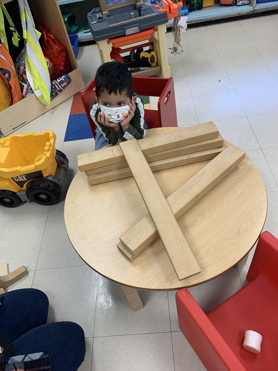 ViolaAchieves's tweet photo. 🎉❤️PreK builds letters as they build their language skills! Mrs. Druss loved watching their creativity too! @renee_rdawson @SuffernCSD https://t.co/uEQl0F25fj