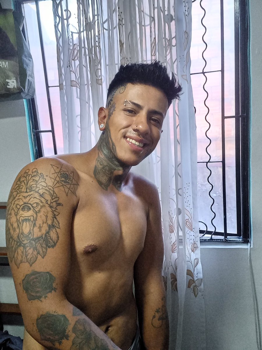 eltatto12's tweet photo. Llegando de entrenar y ustedes que hacen?. https://t.co/duaSzgnugz