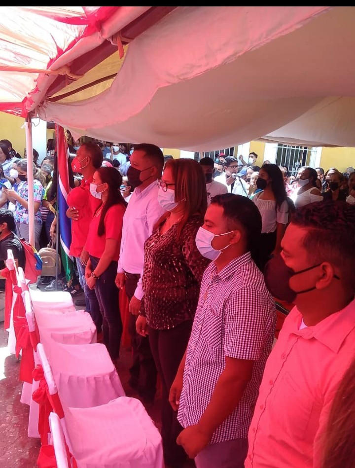 ClapLaCeiba5's tweet photo. El día de hoy se llevó a cabo la instalación de la nueva Cámara Municipal Simón Planas presidida por la señora Ana Pernalete Comunera y la Juramentación del Alcalde Comunero Angel Prado 
@AdolfoP_Oficial @PSUVLara_ @PartidoPSUV @dcabellor https://t.co/xKgm4CmQko