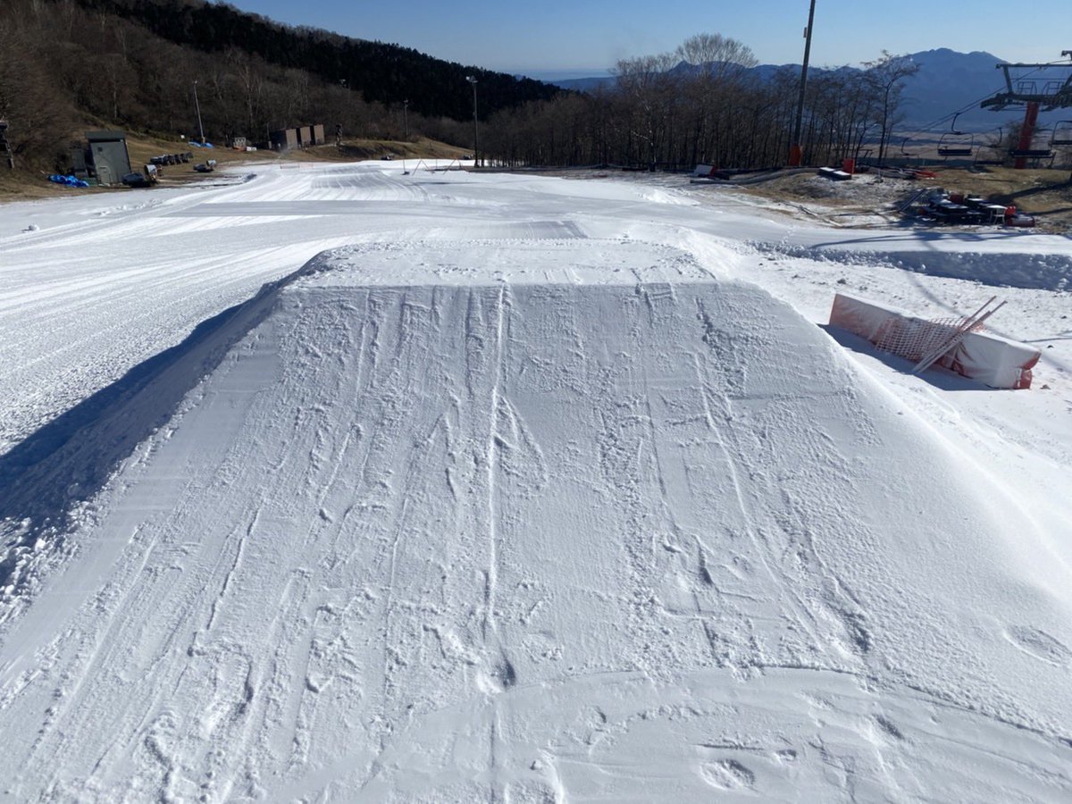 snowtownYeti's tweet photo. 【本日のパーク��イテム情報】

・2mキッカー
・2mワイドBOX
・4m塩ビ

バーンも締まってゲレンデコンディションは最高です👍
#イエティパーク https://t.co/xbwymYzFAf
