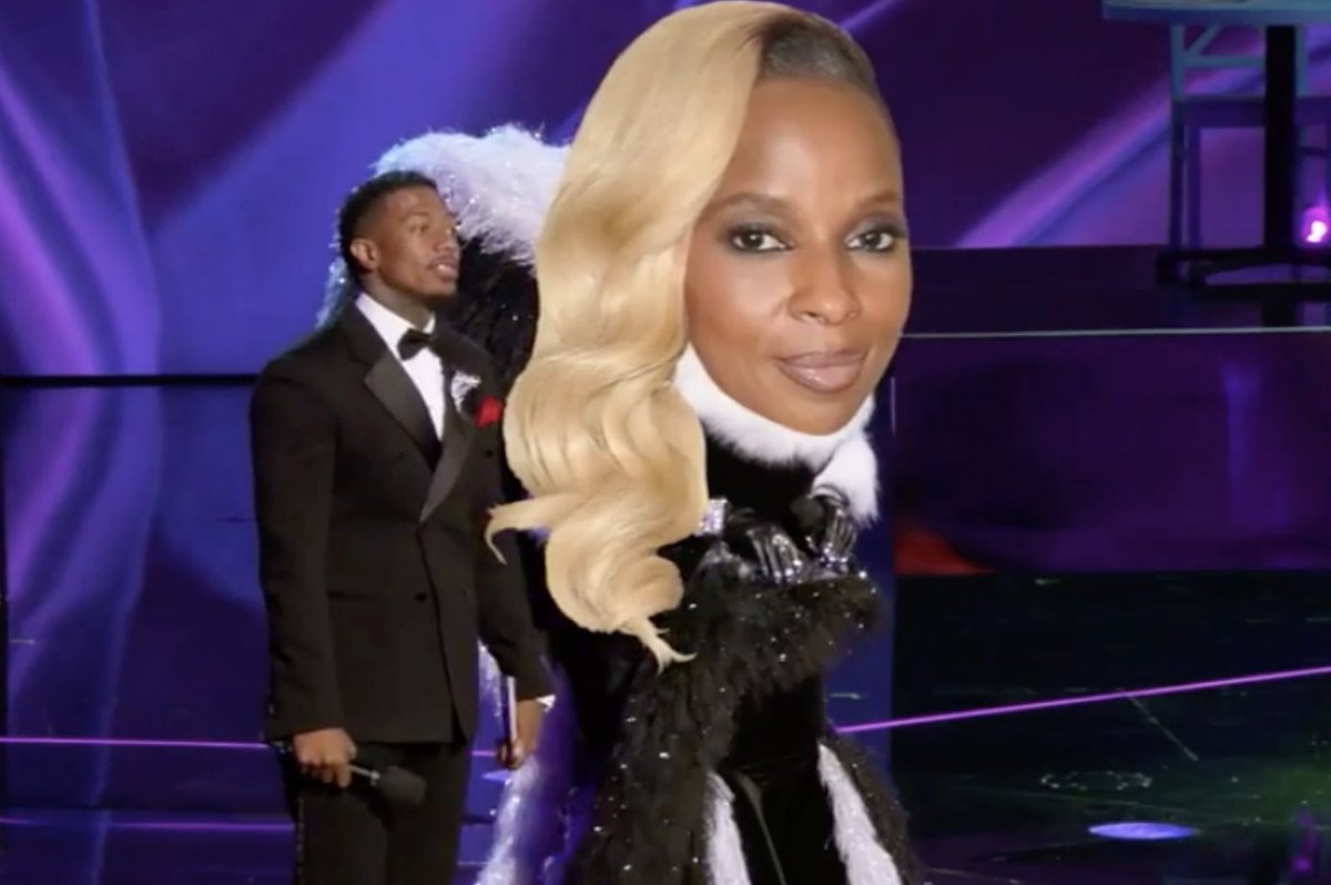 decider's tweet image. The #SkunkMask is definitely giving us some Mary J. Blige vibes. @MaskedSingerFOX #TheMaskedSinger