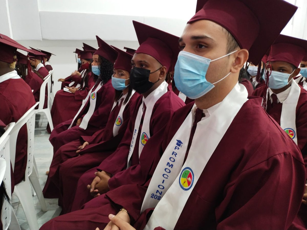 seceducacionctg's tweet image. La secretaria de Educación, @Olgaelvira, recibió este miércoles un reconocimiento especial por parte de la Institución Educativa Olga González Arraut, por inspirar con su trabajo al sector educativo a través de la formación con amor y la construcción de paz. 

#FormandoConAmor