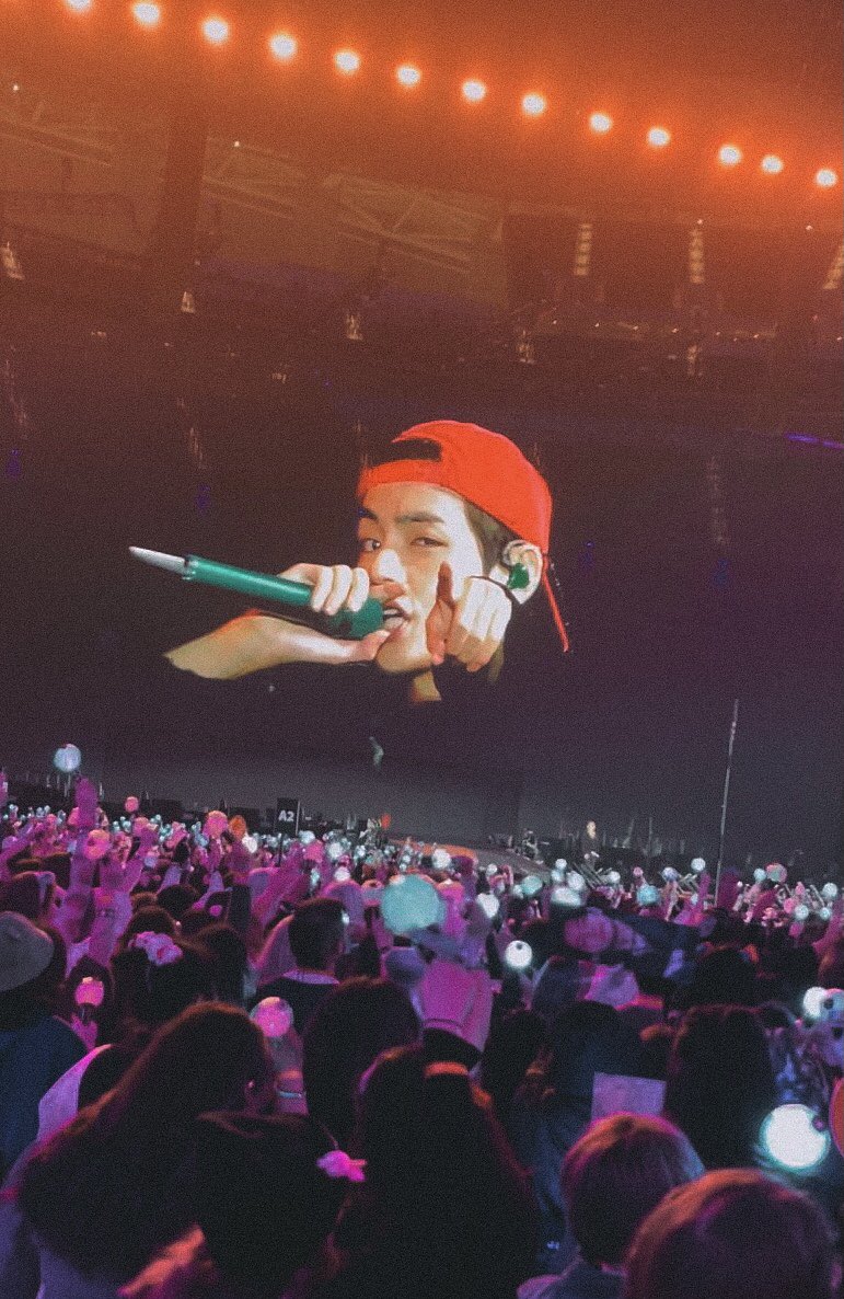 taeteland's tweet photo. OMG KIM TAEHYUNG 🔥 https://t.co/SMDBymmXCL