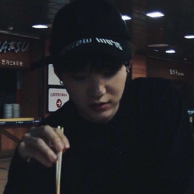 aagustdeeznutz's tweet photo. yoonmin unrequited love au—

jimin has been in love with his best friend, yoongi, for years. what is he going to do when that friend gets a girlfriend? https://t.co/FeWDv8sAc8