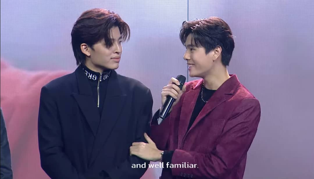 ppnaravit_ph's tweet photo. @ppnaravit @phuwintang PondPhuwin moments . 🧡🧡
#ppnaravit #PangPond #ปังปอนด์ #gmmtv #ศิลปินไทย #ppnaravitph #pondphuwin #NeverLetMeGo #ปลาบนฟ้า #NARAVITized https://t.co/63deRW5gky