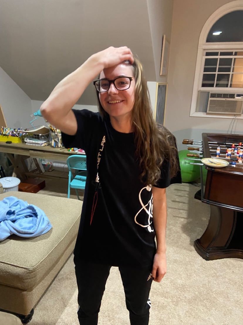 Dylan__Madonna's tweet photo. @SaraFerraro2 sporting a @RocketLab shirt that I accidentally ordered a size small off... Jealous, but looks good on her #bustedglasses https://t.co/KHa4BDj4fV