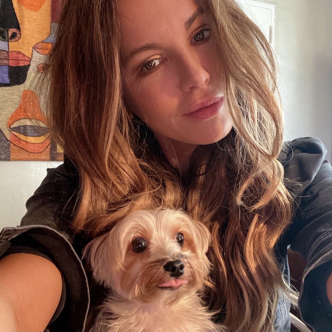 perthovalman's tweet photo. Kate beckinsale and doggy on Instagram ( @KateBeckinsale ) #katebeckinsale https://t.co/WbHfbmm1zS