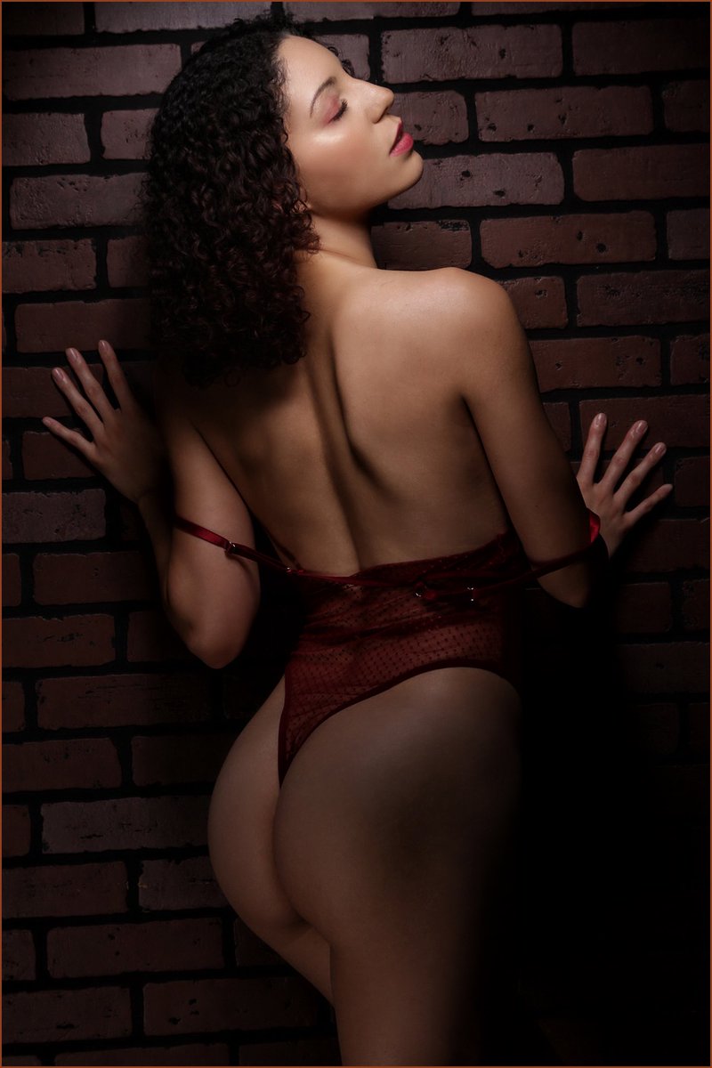 LadyEmbra tweet media