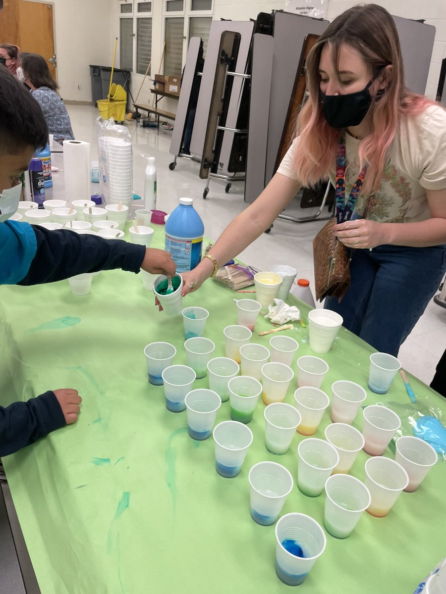 Clo_Cantave's tweet photo. Thank you to all the Tiger families that came out to support our Village!!!Thank you to all of our volunteers and stakeholders for making this happen!#VARocks #STEMNight https://t.co/ayk4pnt1C8