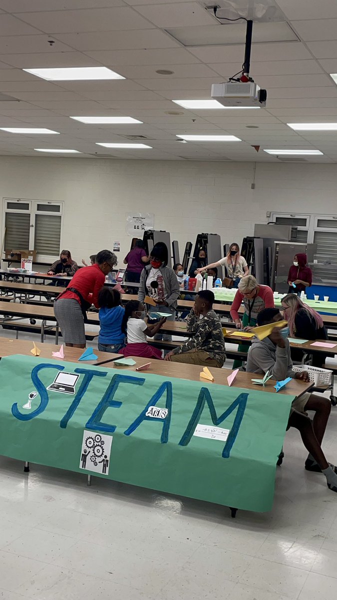Clo_Cantave's tweet photo. Thank you to all the Tiger families that came out to support our Village!!!Thank you to all of our volunteers and stakeholders for making this happen!#VARocks #STEMNight https://t.co/ayk4pnt1C8
