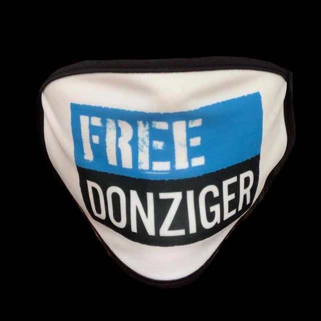 maria_sabido's tweet photo. @RealLucyLawless @YaleDems @SDonziger I send mine but they say It would take a month to get there😔I Hope by then Steven is free, thanks, Lucy and @YaleDems for this, keep fighting for #FreeDonziger #Stopcorruption #CleanJustice #FreedomDonziger https://t.co/ELDcF7YJOg