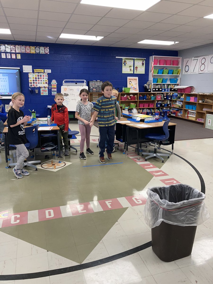 ashariseclassen's tweet photo. Kinder was pre excited to crumple up their MATH papers THEN getting to shoot baskets for push-ups against @AmandaLarsen4 5&amp;5 @emwolves https://t.co/YbR6TbXLTO