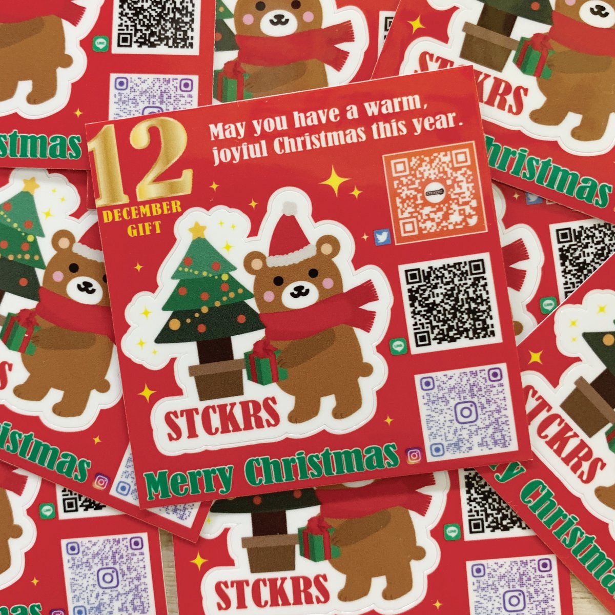 stckrs_jp's tweet photo. プレゼント企画🎁
抽選で1名様に #stckrs のどのステッカーにも使える【2000円クーポン】をプレゼント✨
💌応募方法
1️⃣@stckrs_jp をフォロー
2️⃣このツイートをRT
※締切12/3(金)23:59
※当選者にはDMにてクーポンコードをご連絡します☀️ https://t.co/xRFzY2a9nA