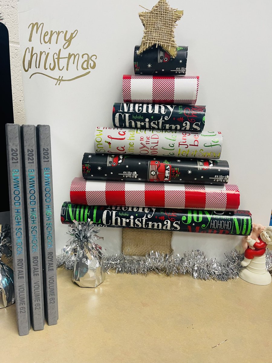 MrsKing_EHS's tweet photo. “It’s definitely the most wonderful time of the year as the 2021 Yearbooks are finally here!” Hot off the Press all the way from Tennessee is the Royale Vol. 62 YBK! If you ordered a YBK from last year, please stop in and get your copy from Mrs. King's room!
🎉💙📚📸🎞🎄
#YBKLove https://t.co/IpcWAsPeV4