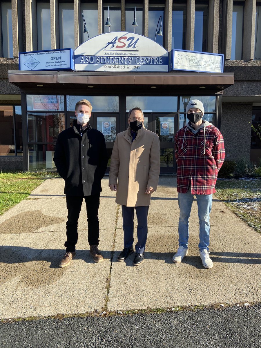 I had a great visit to Acadia University today to meet with President Peter Ricketts and several staff and faculty. However my favourite part was getting a tour of the university from ⁦<a href="/LockviewHS/">Lockview High School</a>⁩ alumni and Wellington’s own Jett and Jarrett Crowell. Thank you both 😀