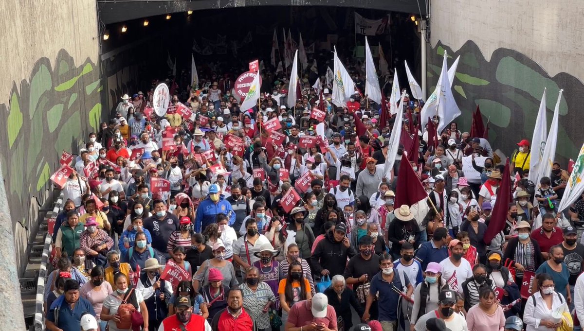 JoseCarlosXoch's tweet photo. Hoy es una fecha especial, porque se cumplen tres años de que @lopezobrador_  hiciera historia al asumir el cargo como Presidente de México. 

En medio de un ambiente festivo, miles de Xochimilcas  nos dimos cita en la plancha del zócalo https://t.co/c4FFn21klN