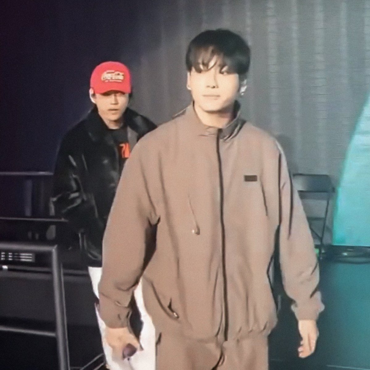 kookvtwins's tweet photo. taekook 🥺 https://t.co/W4SwFab14U