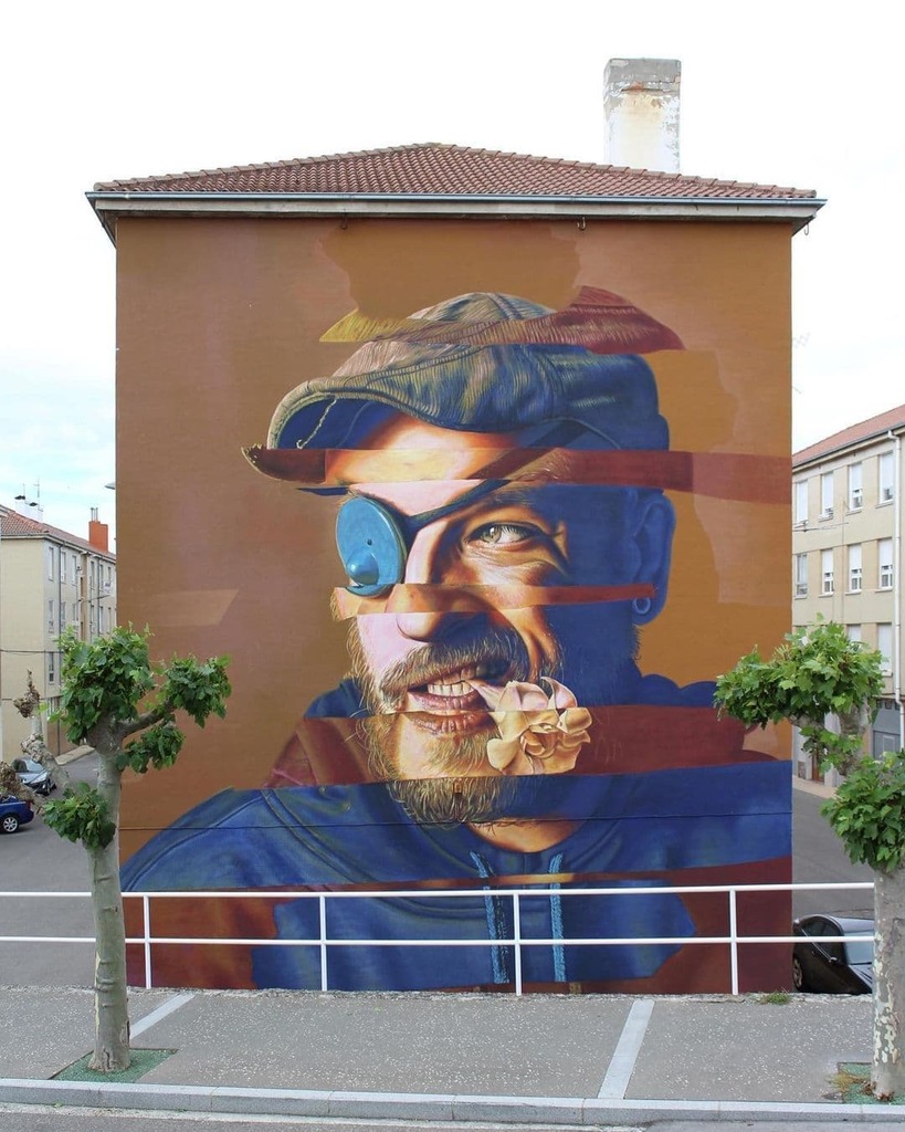 streetartUS's tweet photo. “Pirata" by @soen_bravo
#soen #soenbravo #soenlps #sb #decomposition #wallpaint #urbangallery #galeriaurbana #muralart #portrait #plasticpaint #reinosa #santander #santanderart #cantabria #cantabriart #spainartist #socialcritic #alarm #antithief #pirate… https://t.co/GlPDgU791k https://t.co/pDX2xprqRg