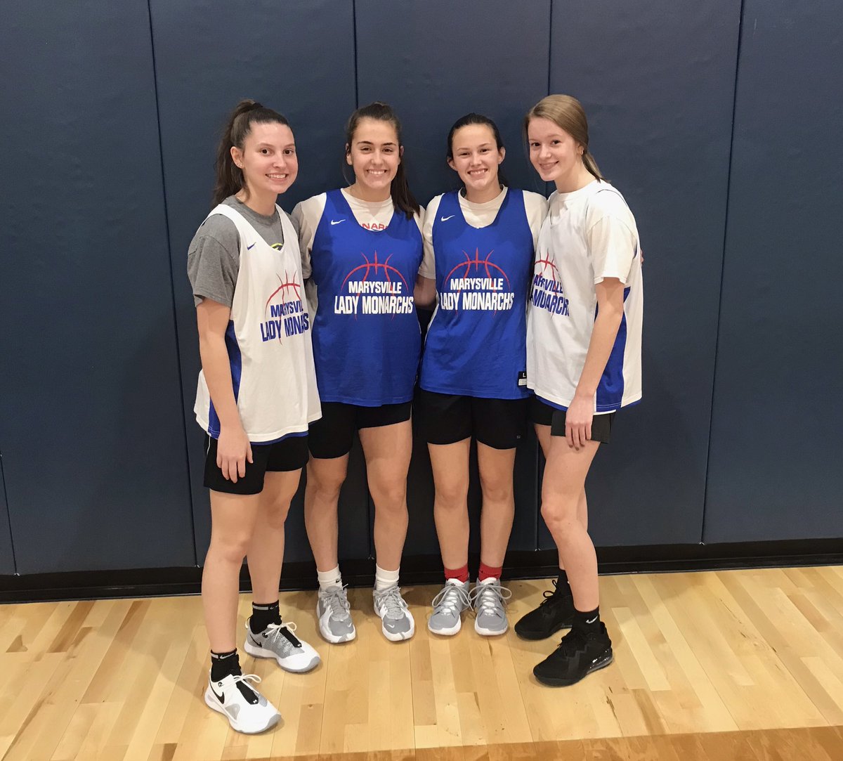 MHSLadyMonarchs's tweet photo. Little behind.. But want to shout out our 4 program captains. Proud of these girls!! @AvaKrutowskis @Ava_Wilkerson4 @leahh_browniee @Meghan68209088 https://t.co/nTnmH2ukyL