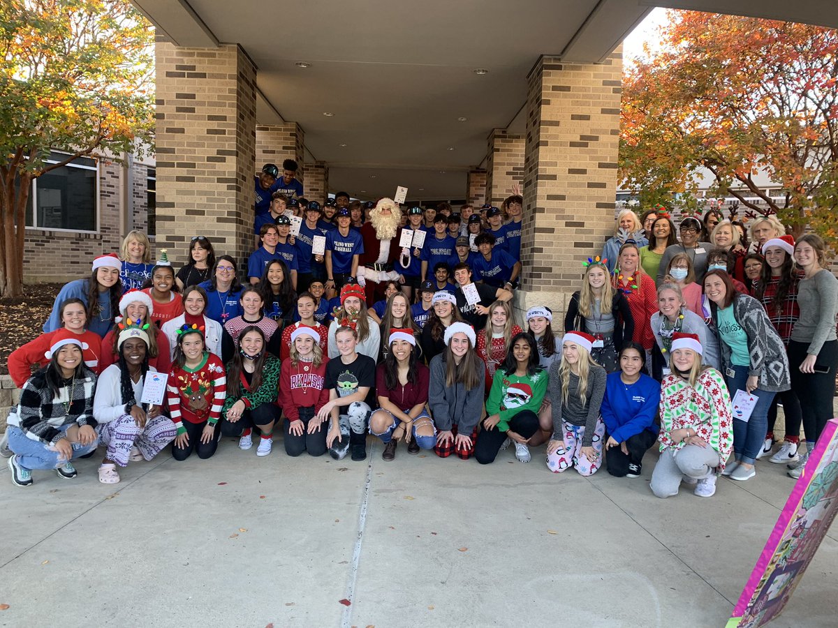 Plano West Softball (@pwshsoftball) on Twitter photo Tis the season for giving! We are so grateful to be apart of Holiday Dreams year after year and helping our community. Thank you <a href="/PlanoWestTAFE/">Plano West TAFE</a> for all of your hard work in making holiday wishes come true🎅🏼🎄⛄️ Tis the season for giving! We are so grateful to be apart of Holiday Dreams year after year and helping our community. Thank you <a href="/PlanoWestTAFE/">Plano West TAFE</a> for all of your hard work in making holiday wishes come true🎅🏼🎄⛄️