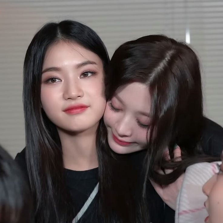 iseeunfeed's tweet image. 