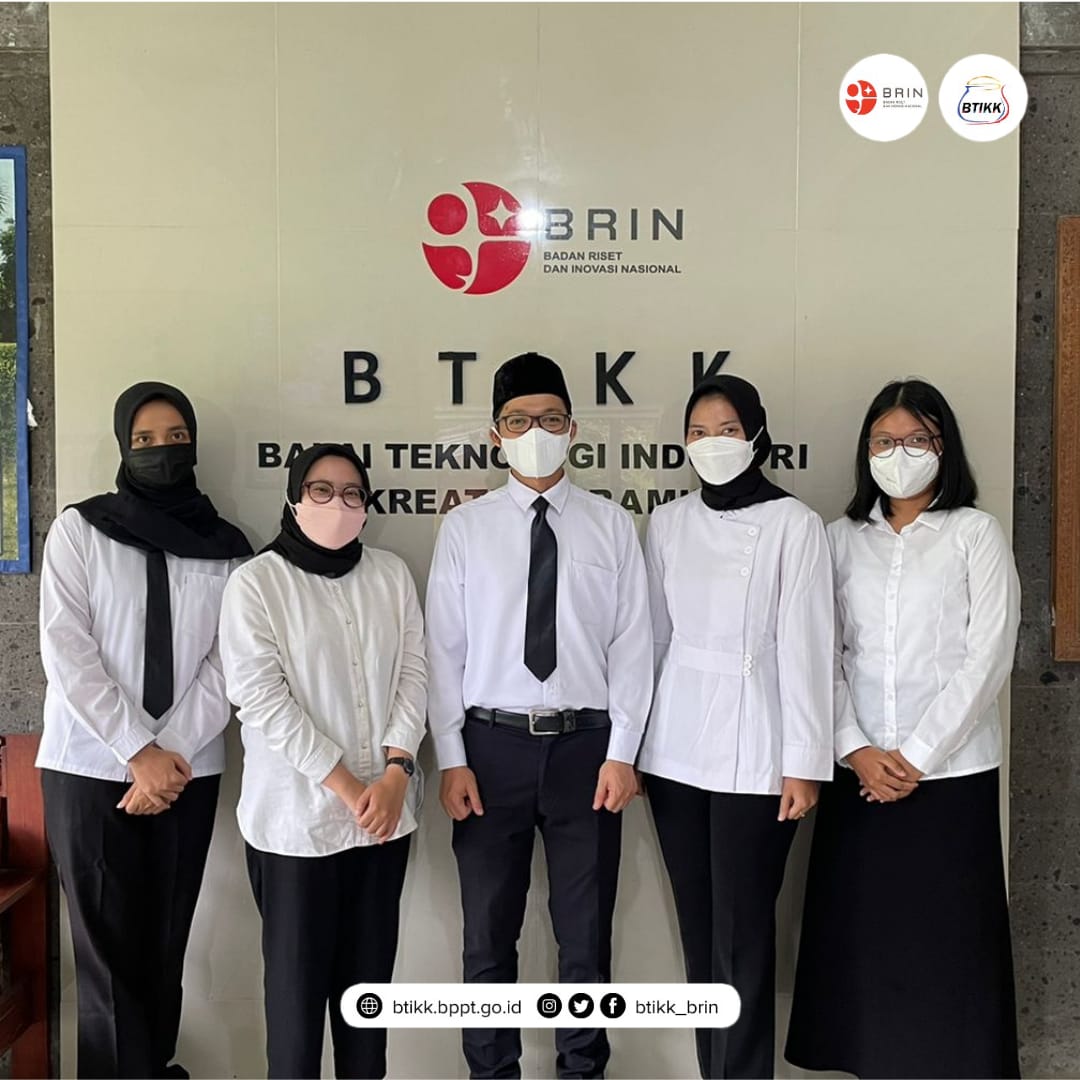btikk_brin's tweet photo. Pada saat ini, kelima pegawai tersebut telah memiliki jabatan fungsional Perekayasa Ahli Pertama. 

Kami ucapkan selamat berkarya membangun riset dan inovasi, serta amanah dalam mengemban tugas. https://t.co/ov87AAulaG