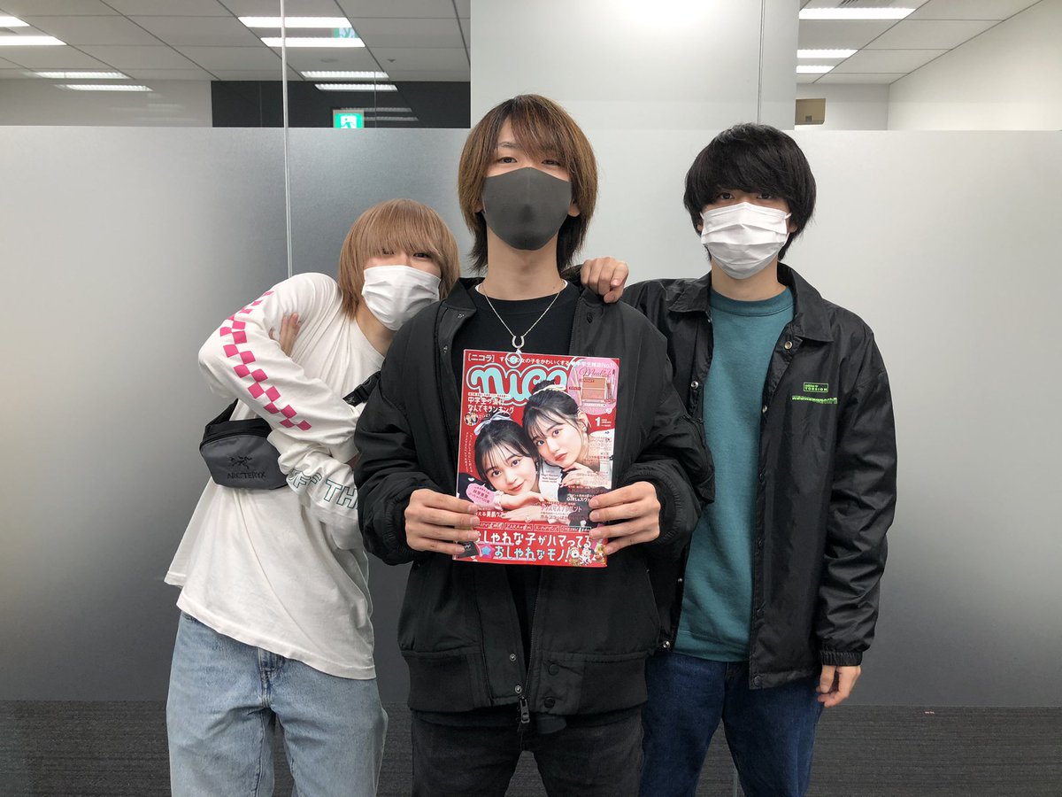 marcy0910's tweet photo. ニコラ1月号にマルシィが掲載されております！🙌
ぜひチェックしてみてください！

#ニコラ
#マルシィ 
#花びら https://t.co/tJBsZ5sAts