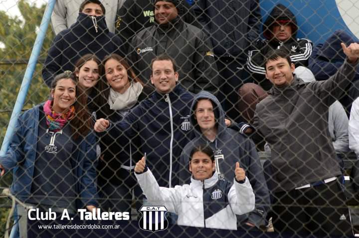 <a href="/PauMachnicki/">Paula ♡</a> <a href="/IgnaMach/">Igna Machnicki</a> <a href="/PiaUlla/">María Pia</a> <a href="/AngieUlla/">Angie Ulla</a> se me viene esta foto a la cabeza. Domingo 11am 5 grados, Rosario, Federal A. Quiero la misma foto en Santiago