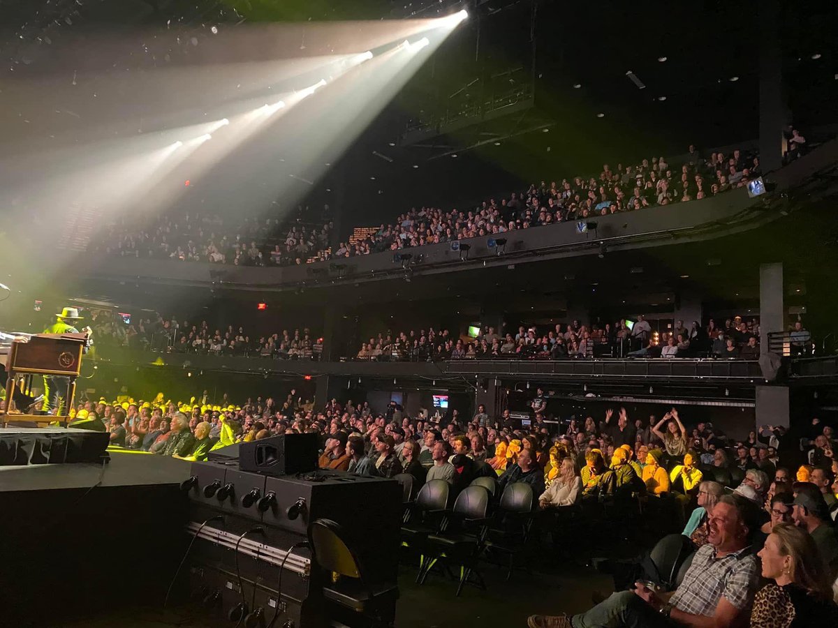 allmanbettsband's tweet photo. We can’t wait to see everyone on the road, our spring dates are up and tickets are available at https://t.co/ZRGRZzjb1y https://t.co/GTrHomESYX