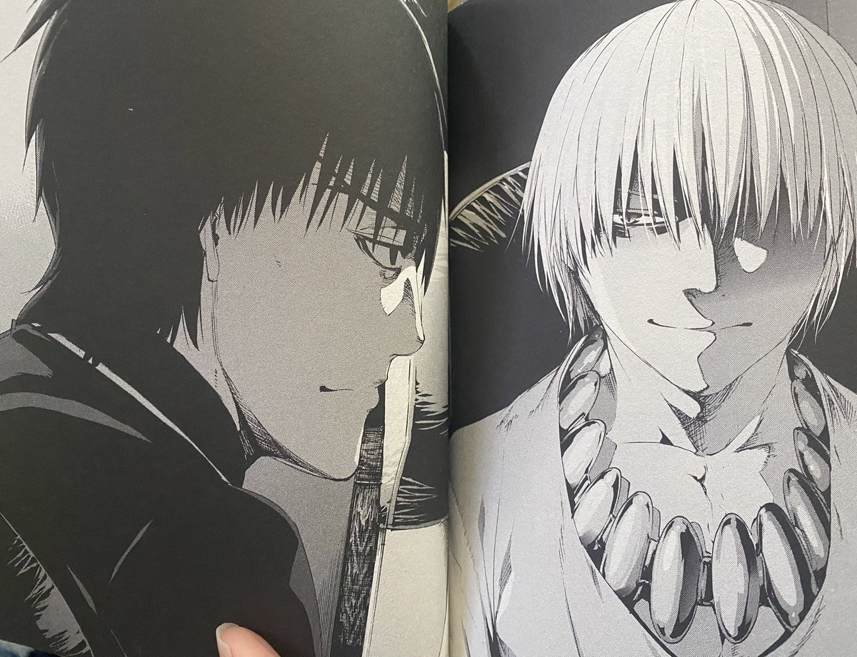 漫画版の剣を見つめる王気持ち悪いしはぐれたサーヴァントを探すマスターのとこでめちゃくちゃわっっっるい顔してるの控えめに言って好きすぎる 