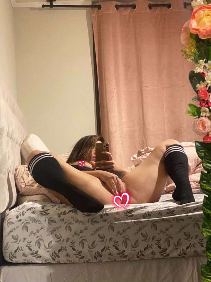 SexoCrudo's tweet photo. Hola cuchis, ¿Sabían que mi onlyfans está gratis? 🥺 En el primer comentario lo pondré. También, enviaré esta foto sin censura por DM a todos los que den RT! Cumplo!!! Te quiero cuchi🥺 https://t.co/2poFQX16AT