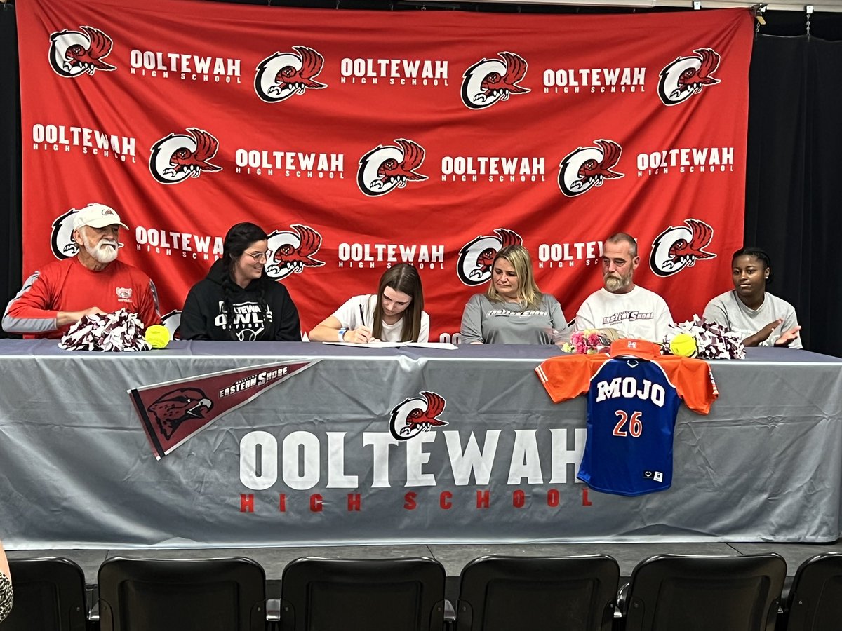 Senior, Jaycee Holt, signed her National Letter of Intent to play Division 1 softball at The University of Maryland Eastern Shore. Congrats!🎉⭕️