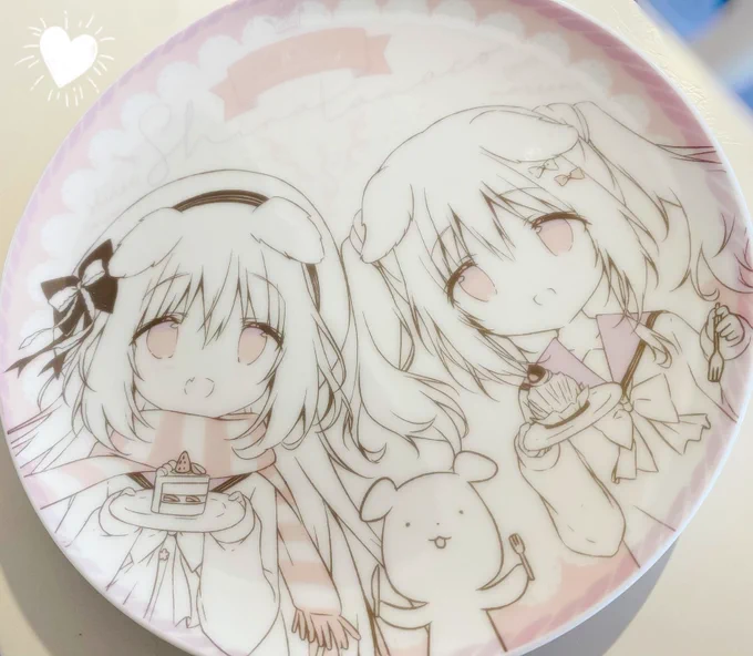 冬コミで出す10周年記念プレート(お皿)のサンプルです🍽
しろいいぬ&amp;まろんちゃんです!これでぜひケーキを食べてもらえたら…🤤🍰🍰 