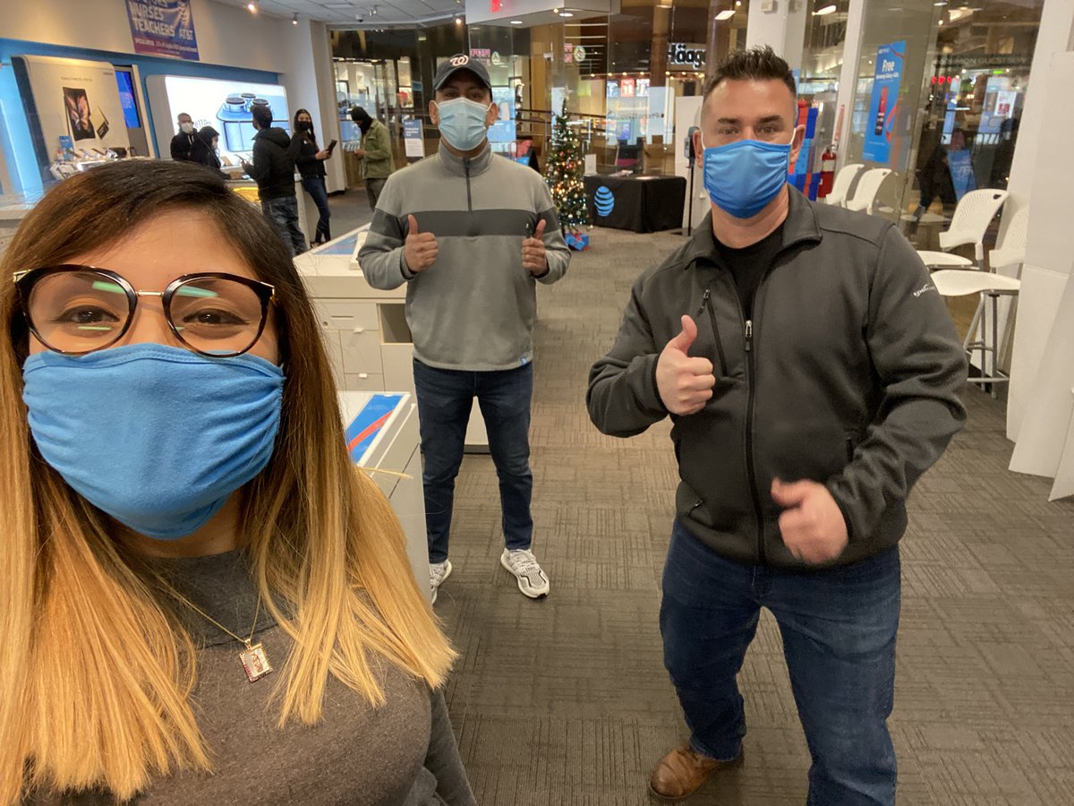 JAlbures's tweet photo. Great visit at Pmills with @tandtmichael!!! Y’all ain’t ready for this colab!! #FirstNetIsOurThing #FanBeforePlan #FanBeforeBan #NoFanNoPhone #PaperChasers🎲 https://t.co/l7fCRyGN8V