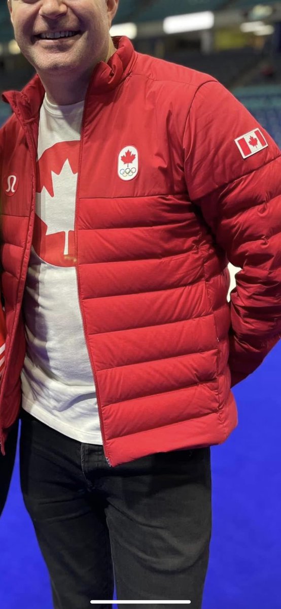Kenziecurling's tweet photo. Hey @lululemon bring back these jackets on your site pleaseeeeee!!! https://t.co/t1fe4QkU96