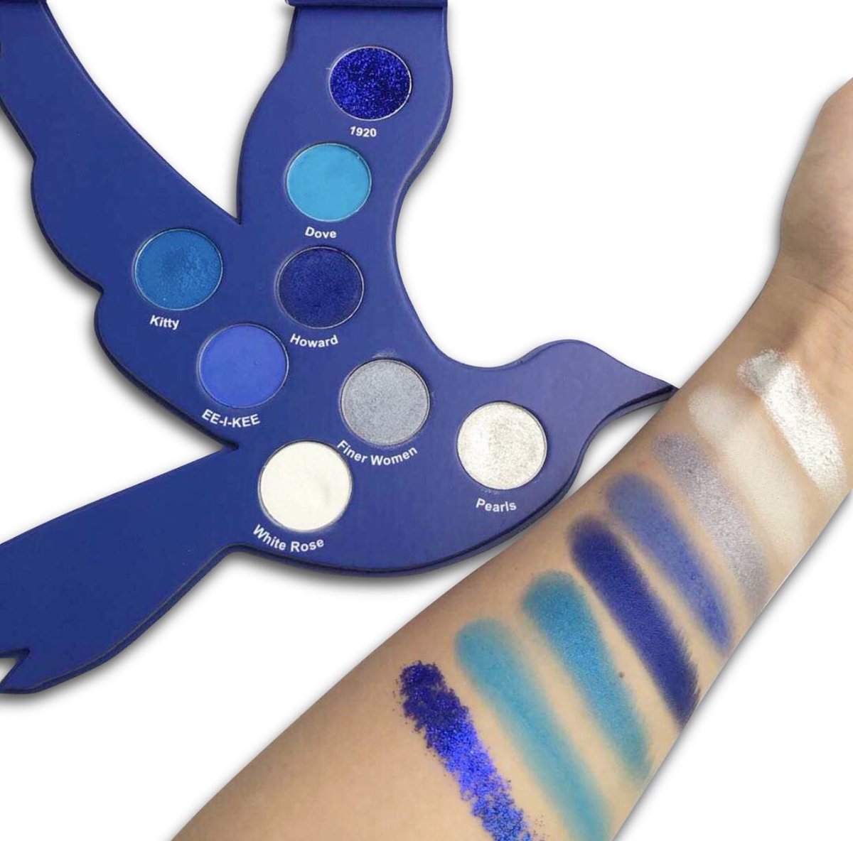 AdmiredCreation's tweet photo. Where my Zetas at? Ladies!! We only have 45 custom Eyeshadow Palettes left just in time for Christmas 🎄Order your palette today on our website 💙 Retweet this post and help us spread the word 🙌🏽 Don’t miss out !! https://t.co/0qj30RkiBY