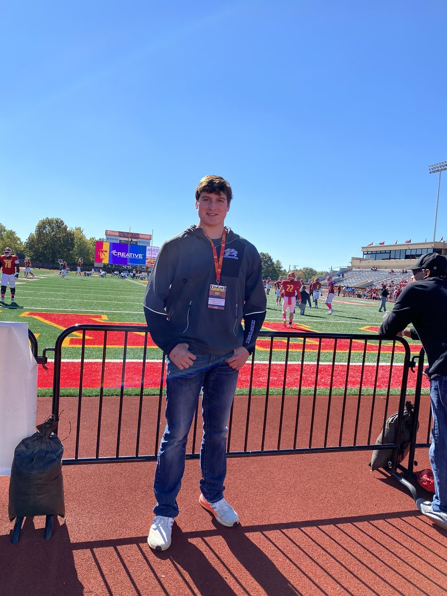 After a great visit with <a href="/Coachbwright4/">Brian Wright</a> I am blessed to announce my commitment to <a href="/GorillasFB/">Pitt State Football</a>.  I want to thank my mom <a href="/lindseyrdeg/">LindseyDegraffenreid</a> and my dad <a href="/KodyDegraffenr1/">Kody Degraffenreid</a> for all the support along with all my friends,family, and coaches! Go Gorillas! 🦍❤️💛❤️💛🦍