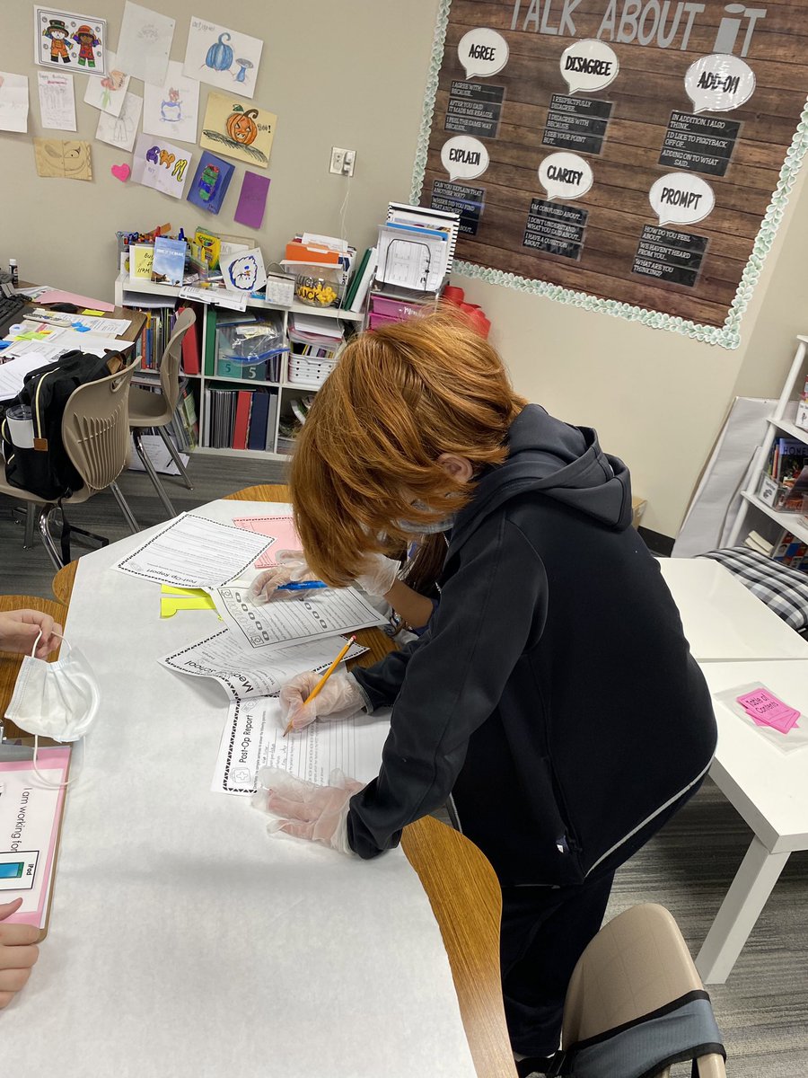 MPElemSchool's tweet photo. Learning about text structures and text features...in Ms. Betancourtโs 5th Grade ELA class. Our โtextโ doctors made their diagnosis. #MPEWware1 #katyread @kimgrayson33 @MPElemSchool https://t.co/MDnJlu6Nbr