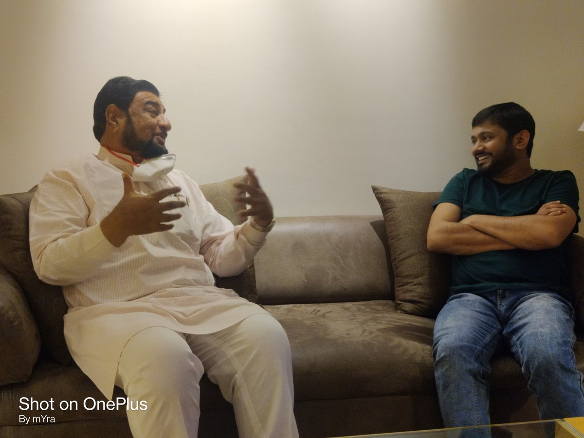RohanSamale's tweet photo. आज मुंबई येथे काँग्रेसचे युवानेते, श्री.कन्हैया कुमार यांची भेट झाली. यानिमित्ताने विविध विषयांवर प्रदीर्घ चर्चा केली सोबत मा.आ.बाबाजानी दुर्रानी साहेब.
@kanhaiyakumar 
@babajanidurrani https://t.co/8QKqCyim3E