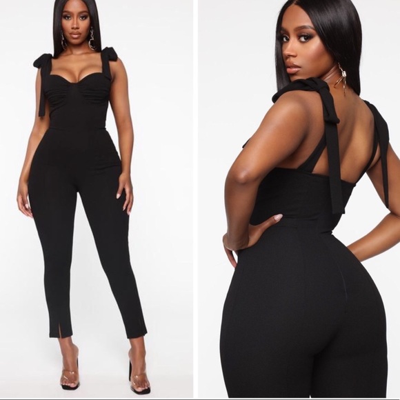 PhxKelly's tweet photo. So good I had to share! Check out all the items I'm loving on @Poshmarkapp #poshmark #fashion #style #shopmycloset #lululemonathletica #lulus #fashionnova: https://t.co/nw8N33Eddi https://t.co/dVpMc05mFg